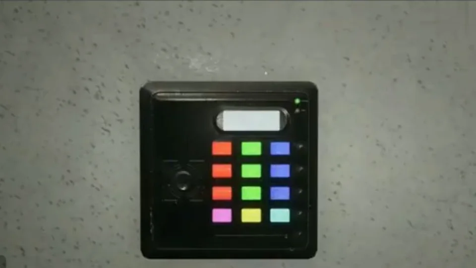Level 421 randomized color keypad used after reading the numbered containers